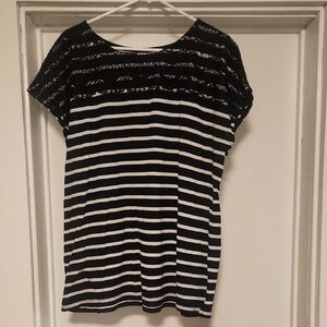 Faded Glory Black and White Boxy Short Sleeve Tee